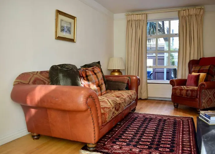 Elegant 2 Bedroom Dublin Coach House