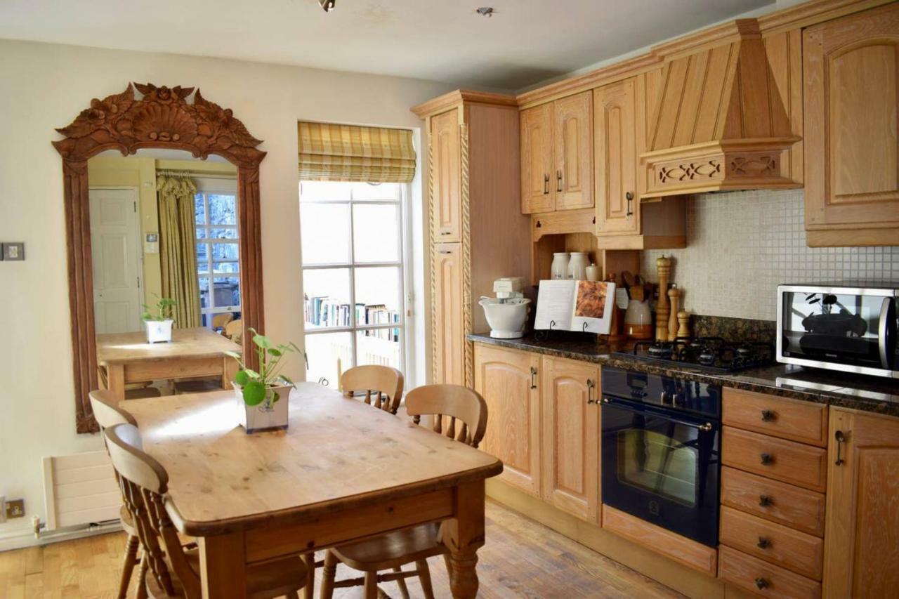 Apartment Elegant 2 Bedroom Coach House *