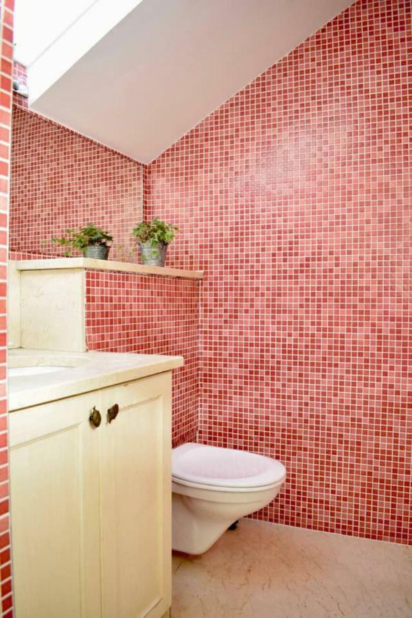 Elegant 2 Bedroom Coach House *